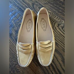 Tod’s loafers